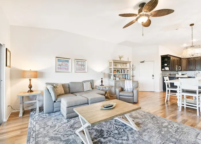 Intracoastal Views 3 Min Walk To Beach! Clearwater Beach